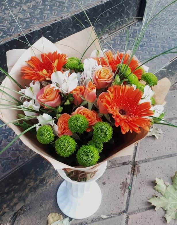 Букет цветов из: Герберы, Хризантемы, Альстромерии и Розы в Волот