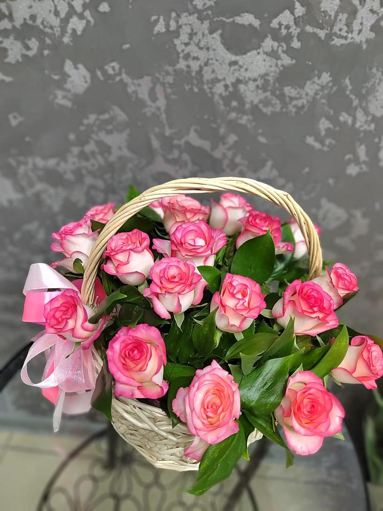 Цветочная композиция из Розы в корзине в Волот