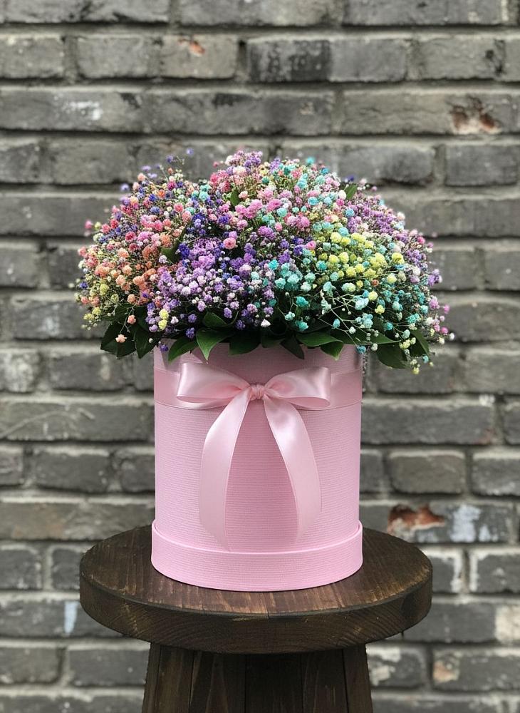 Цветочная композиция из Гипсофила и Розы в шляпной коробке в Волот