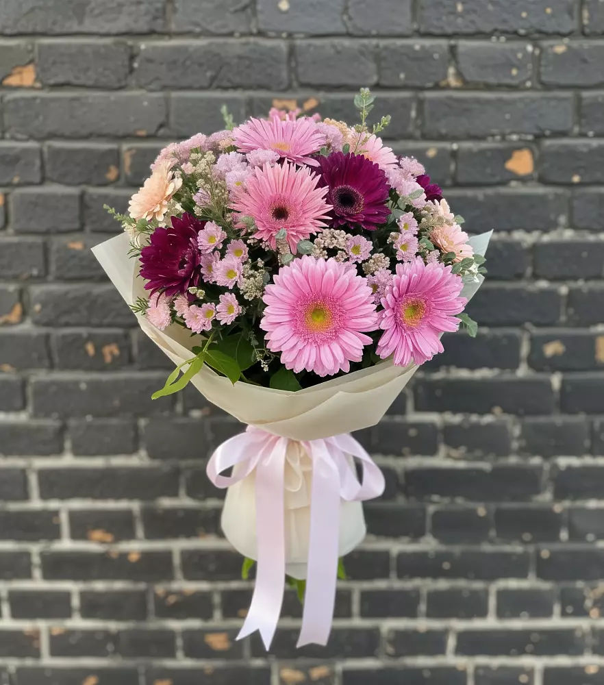 Букет цветов из: Герберы и Хризантемы в Волот