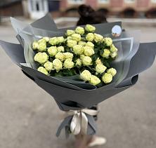 Букет Белые кустовые розы Солинеро в Волот