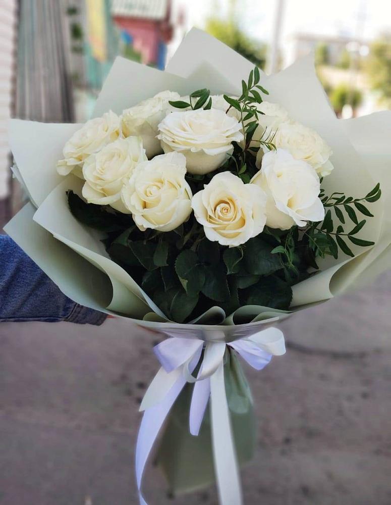 Букет Белые розы Проуд в Волот