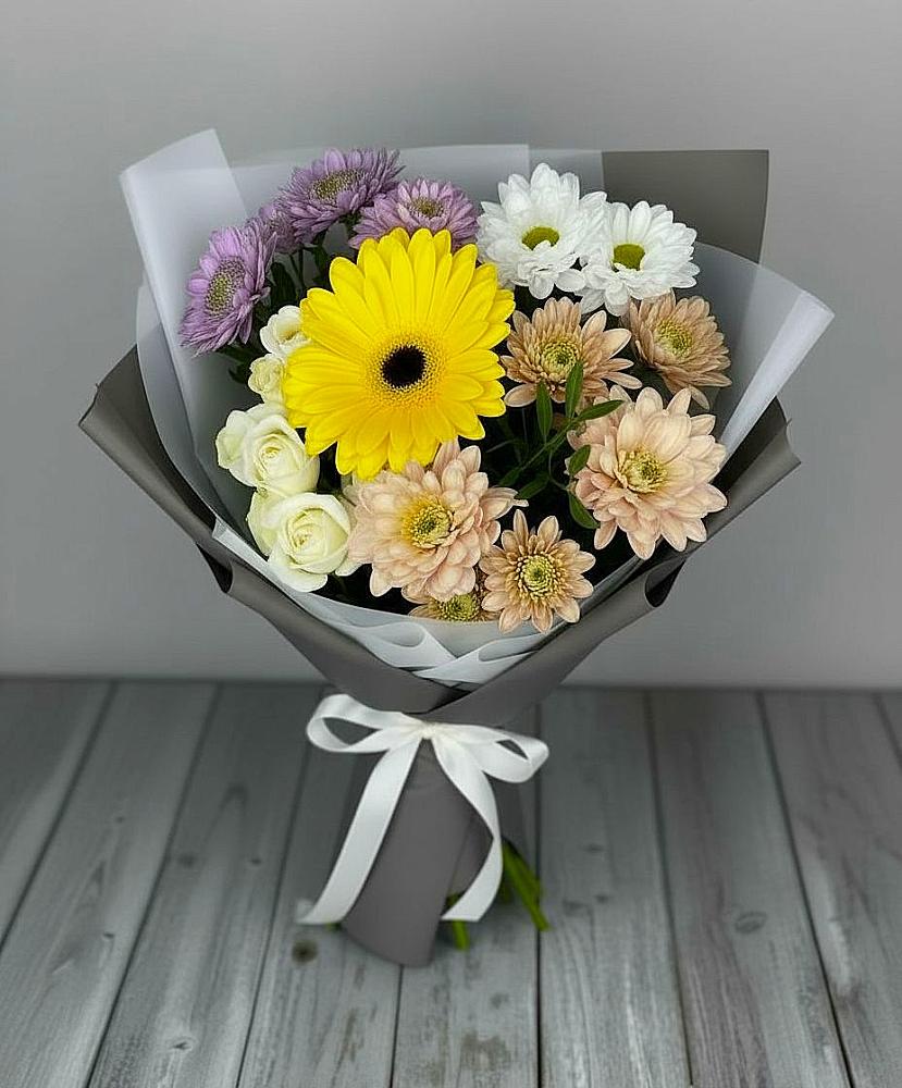 Букет цветов из: Розы, Герберы и Хризантемы в Волот