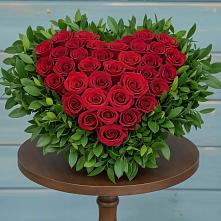 Цветочная композиция из Розы в виде сердца в Волот