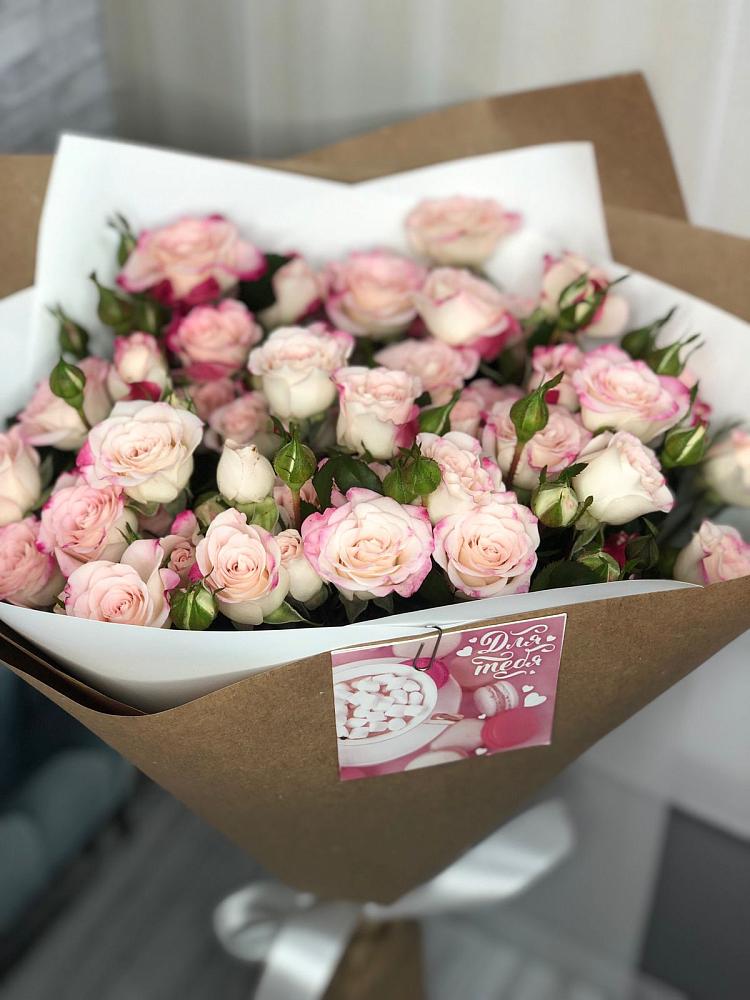 Букет цветов из: Розы в Волот