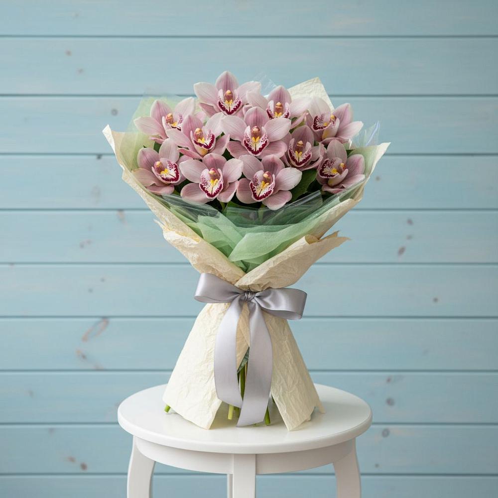 Букет цветов из: Орхидеи и Розы в Волот