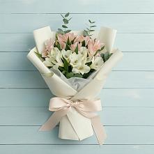 Букет цветов из:  Альстромерии в Волот