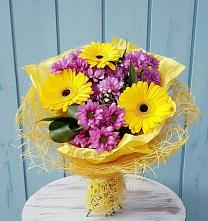 Букет цветов из:  Хризантемы и Герберы в Волот