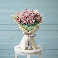 Букет цветов из:  Орхидеи и Розы в Волот