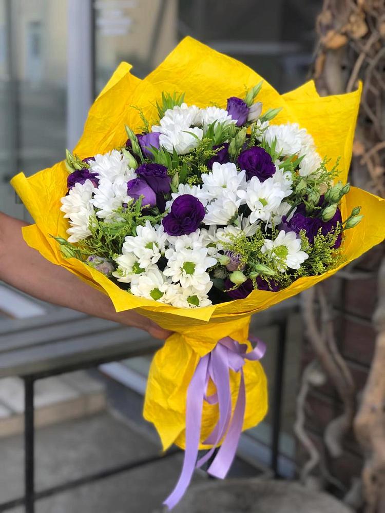 Букет цветов из: Ирисы, Хризантемы и Ромашки в Волот