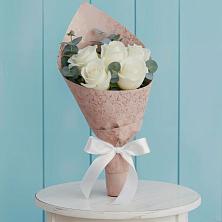 Букет цветов из:  Розы в Волот
