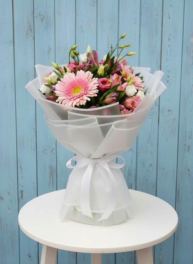 Букет цветов из: Герберы, Альстромерии и Лизиантусы в Волот