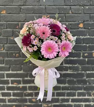 Букет цветов из:  Герберы и Хризантемы в Волот