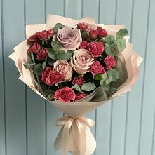 Букет цветов из:  Гвоздики и Розы в Волот