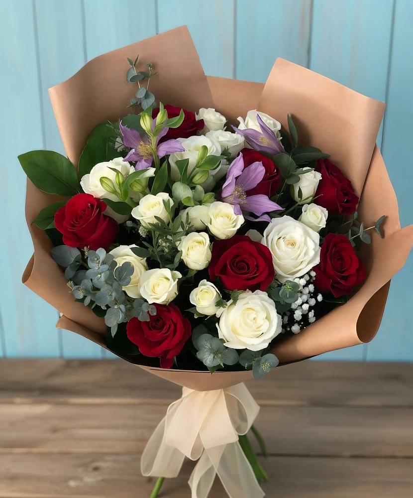Букет цветов из: Розы и Альстромерии в Волот