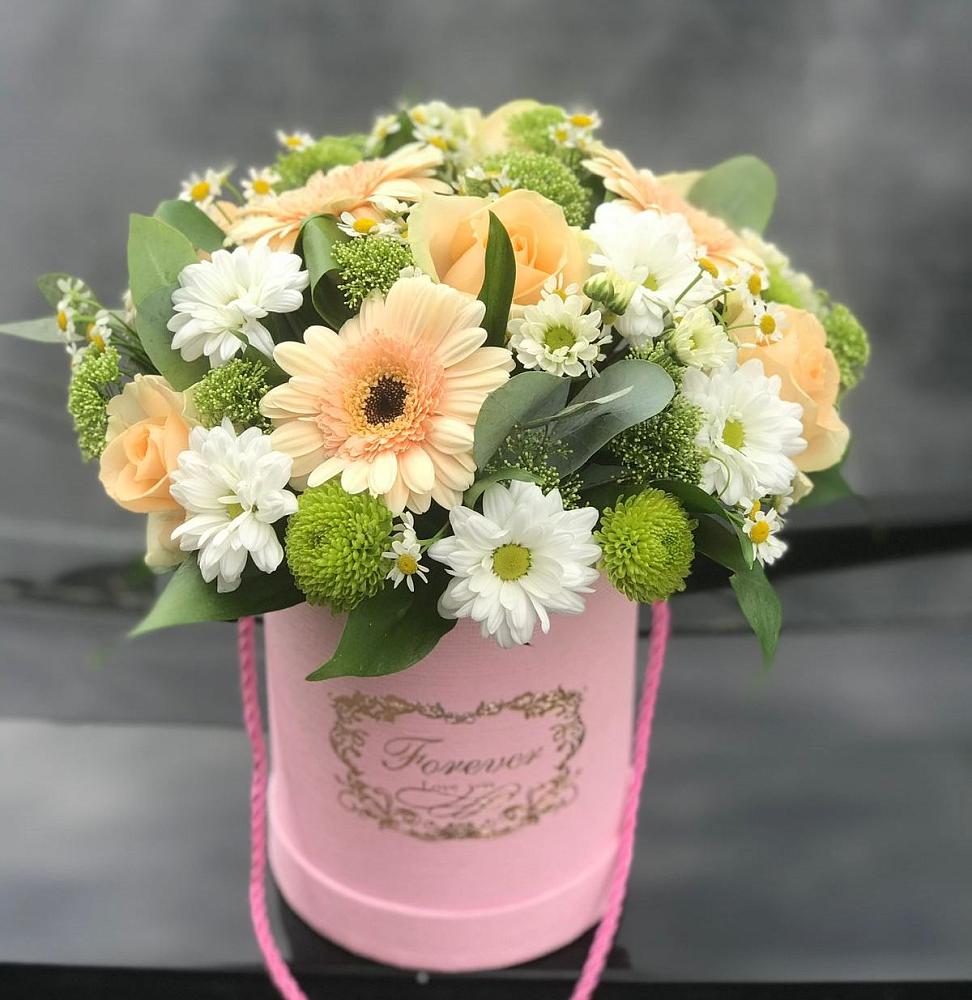 Цветочная композиция из Розы, Герберы и Хризантемы в шляпной коробке в Волот