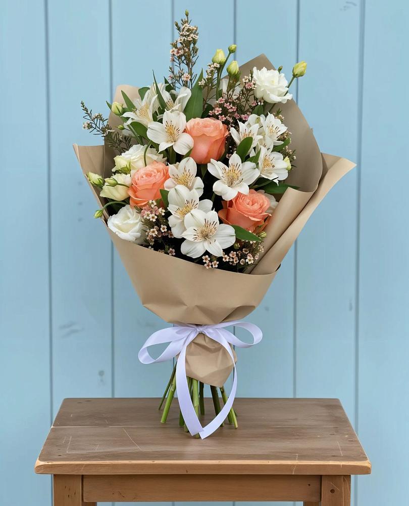 Букет цветов из: Альстромерии, Лизиантусы, Розы и Хризантемы в Волот