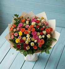 Букет Микс из разноцветных кустовых роз в Волот