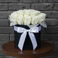 Цветочная композиция из Розы в шляпной коробке в Волот